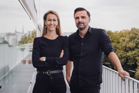 Optik-Filialist eyes + more geht mit KNSK in die Offensive - Das Team um das KNSK-Führungs-Duo Kim Notz und Florentin Hock kümmert sich um den Werbe-Auftritt des Brillen-Filialisten eyes + more - Foto: KNSK